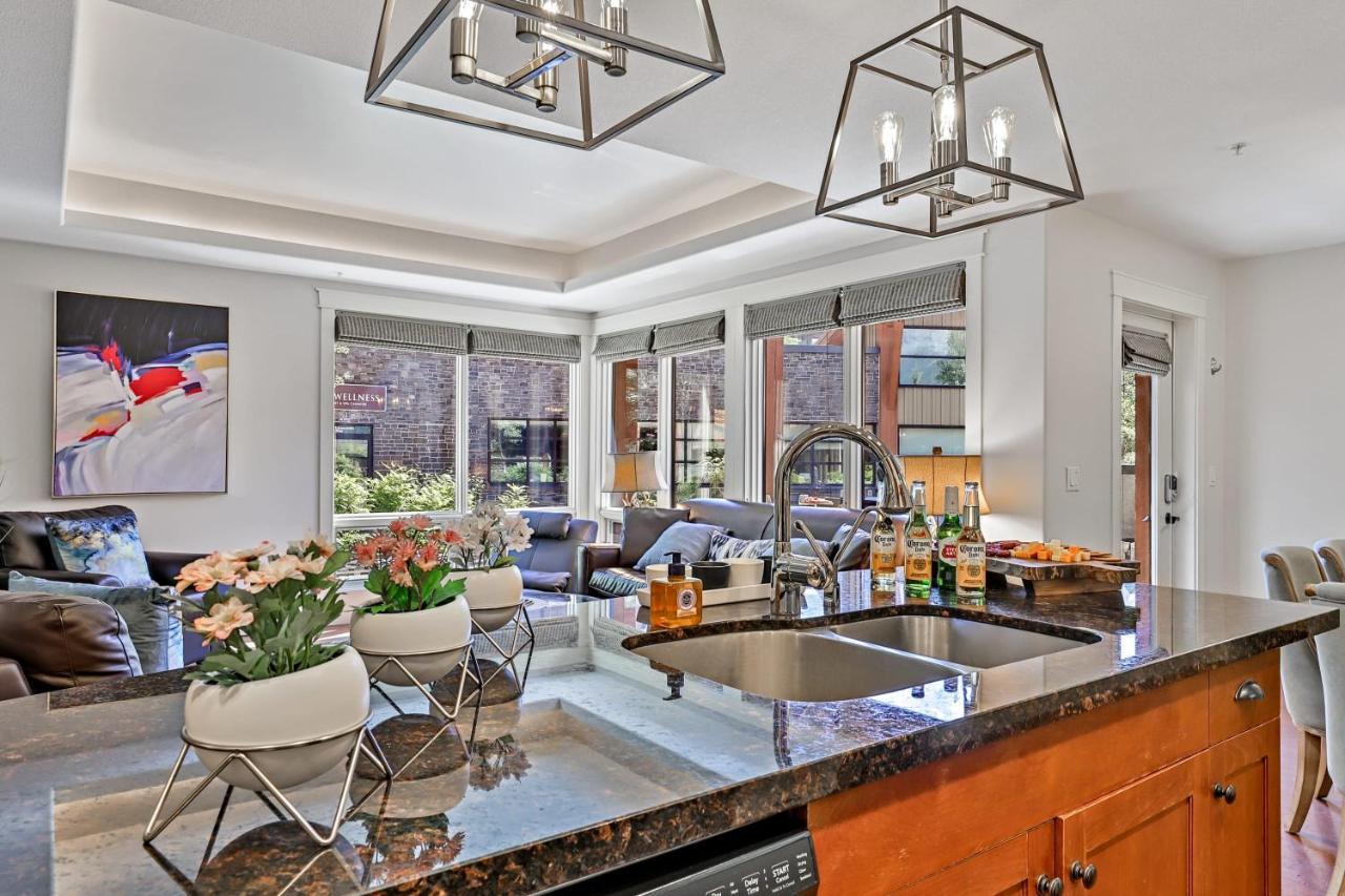 The Versailles By Samsara Luxury View 1300sqf 2bedroom 2bathrom Canmore